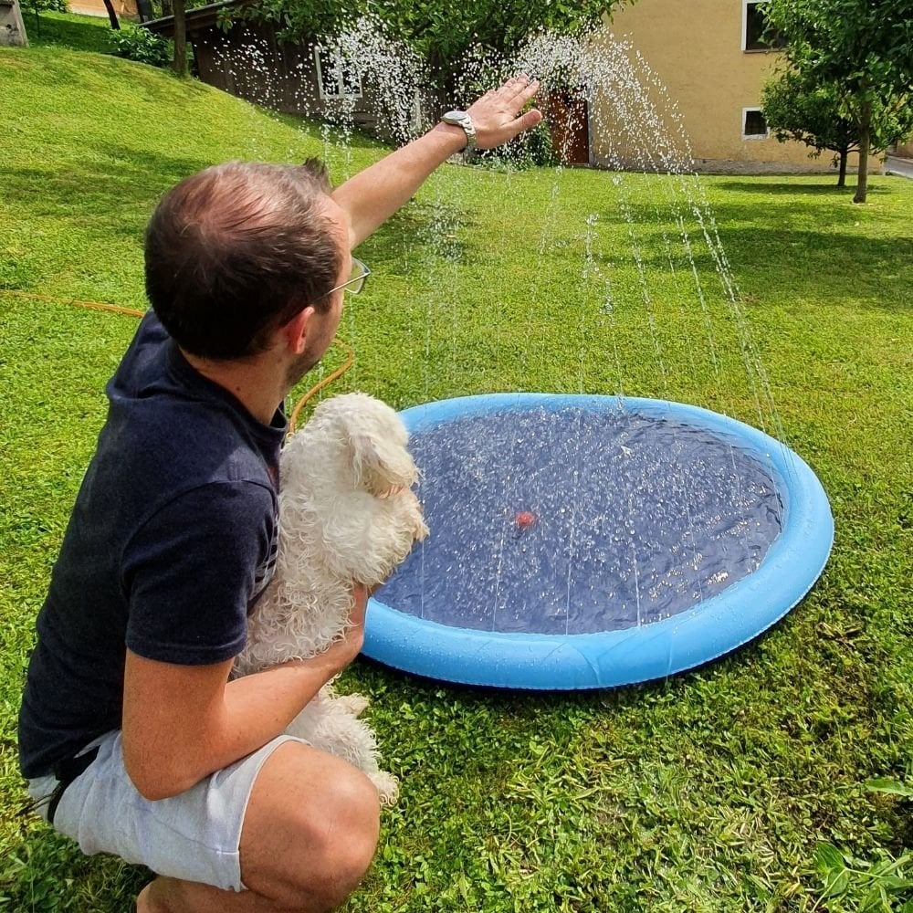 đŠFĂ€llbar utomhuspool och vattenspraymatta