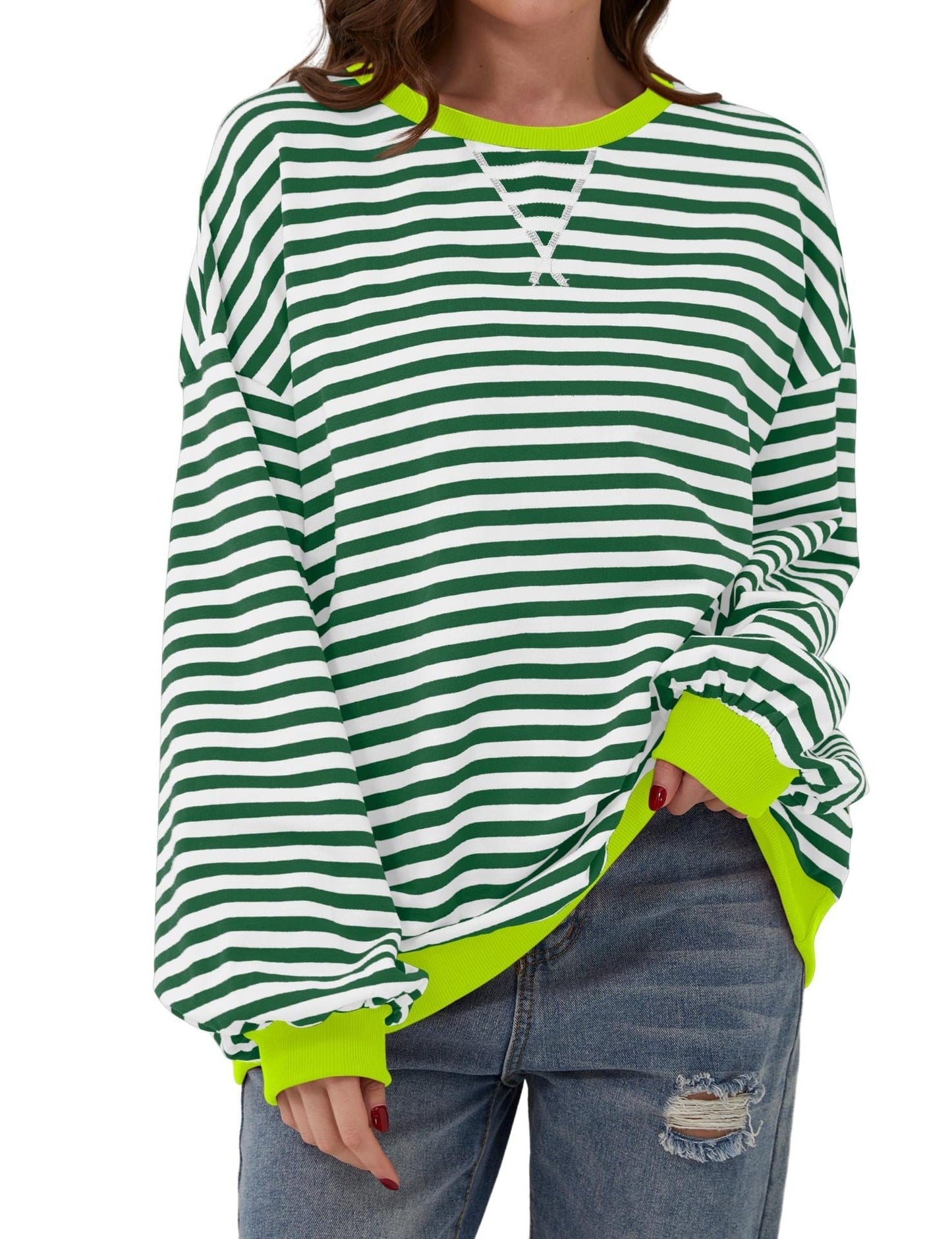 RANDIG LÅNGÄRMAD PULLOVER I OVERSIZED-MODELL FÖR KVINNOR