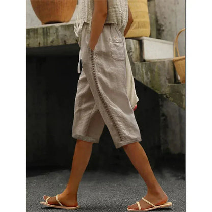 Pantalones capri de verano para mujer con detalles de encaje