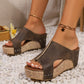 Sandalias de cuña para mujer con detalles tachonados