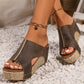 Sandalias de cuña para mujer con detalles tachonados