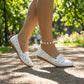 Mocasines Bajos de Mujer con Perforaciones y Motivo Floral