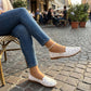 Mocasines Bajos de Mujer con Perforaciones y Motivo Floral