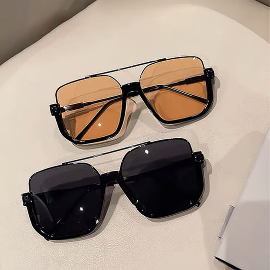 Gafas de sol modernas, ligeras y con lentes tintadas.