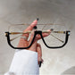 Gafas de sol modernas, ligeras y con lentes tintadas.